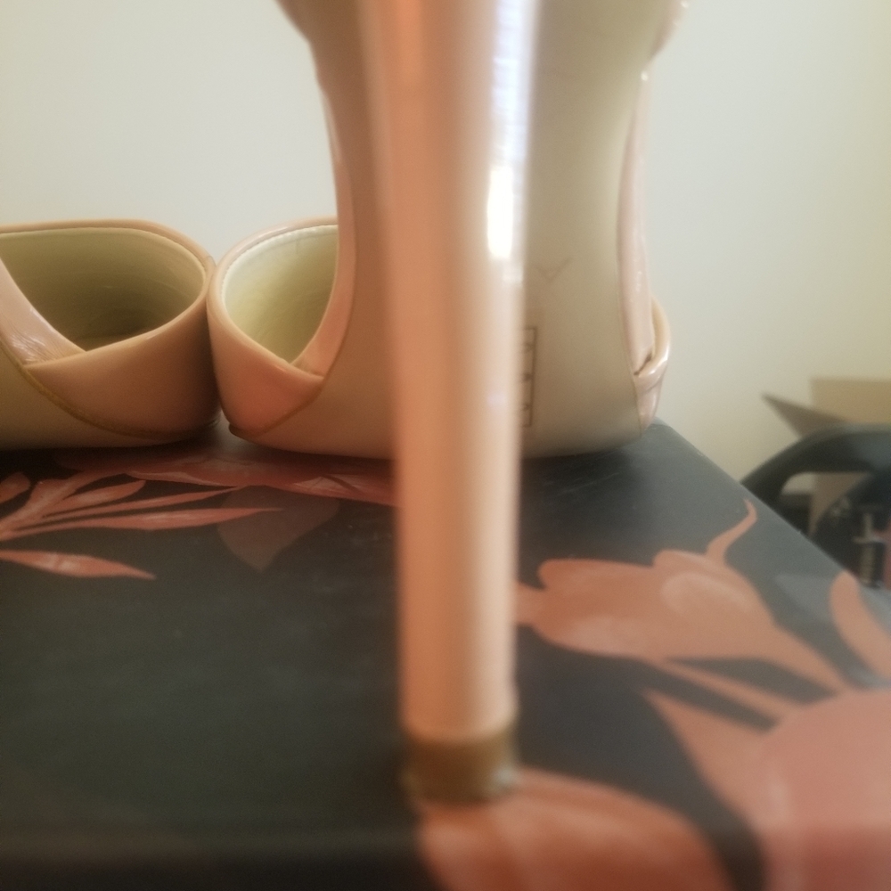 Shoes - Picture 6 of 7